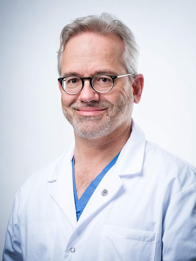 Doctor endocrinologist Dario Geraldes